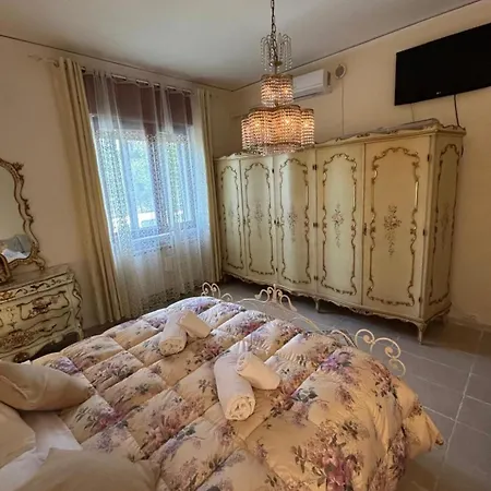 Venetian Style In Βερόνα