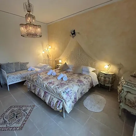 Venetian Style In