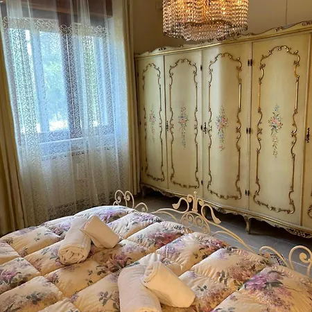 Venetian Style In
