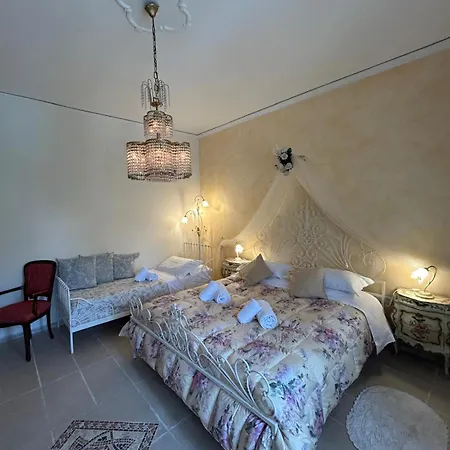 Venetian Style In