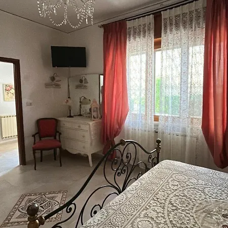 Venetian Style In *