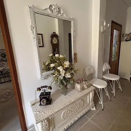 Apartment Venetian Style In Verona