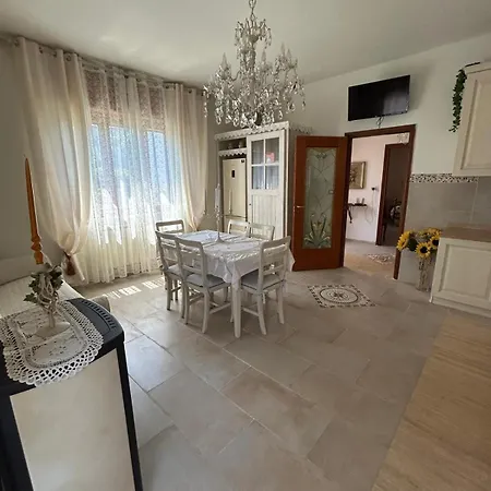 Venetian Style In Apartment