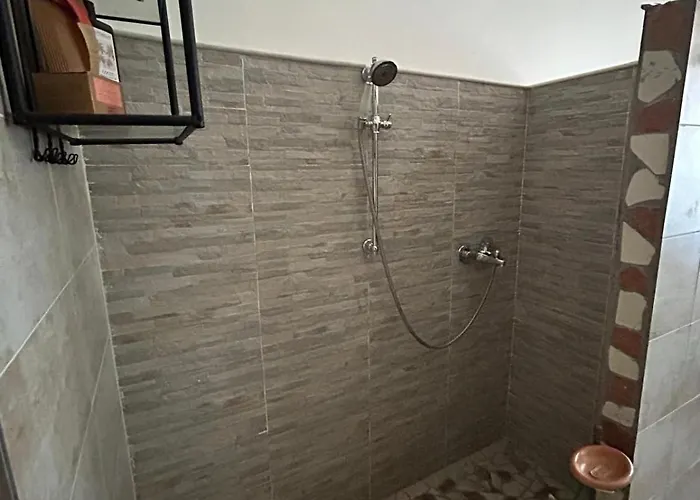 Venetian Style In * ורונה